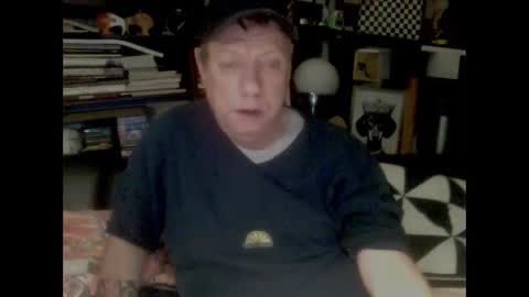 Snapshot of yessex247 chatting on 10/25/25, 03:36 yessex247 online show from 10/25/25, 03:36