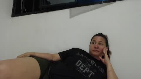 Snapshot of yessica_08 chatting on 10/16/25, 03:51 yessica and andres online show from 10/16/25, 03:51