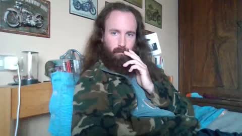 Snapshot of yeti_92 chatting on 10/02/25, 10:55 yeti_92 online show from 10/02/25, 10:55