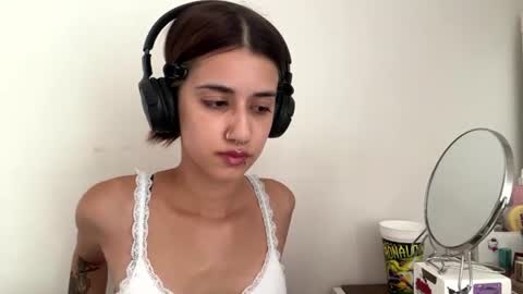 Julia 3 online show from 07/06/26, 01:08