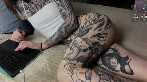 Snapshot of yexes chatting on 10/10/25, 03:27 yexes online show from 10/10/25, 03:27