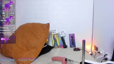 Luna online show from 02/02/25, 03:28