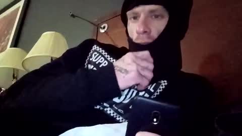 Snapshot of yfwb69xxx chatting on 11/23/25, 06:35 yfwb69xxx online show from 11/23/25, 06:35