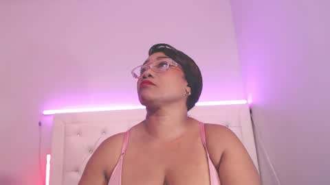 yhazan_brown online show from 05/19/26, 03:35
