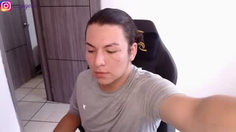 Snapshot of yigolo_ chatting on 07/28/26, 04:39 Gio online show from 07/28/26, 04:39