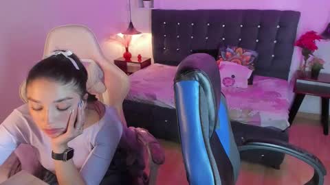 Yiing and yang online show from 09/18/25, 09:17