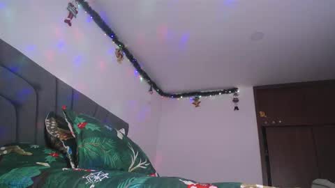 Yiny online show from 12/02/24, 08:09