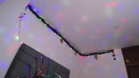 Yiny online show from 12/07/24, 10:34