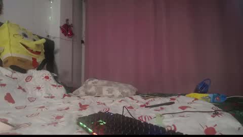 Snapshot of yinn_silver chatting on 11/27/25, 09:00 Yiny online show from 11/27/25, 09:00