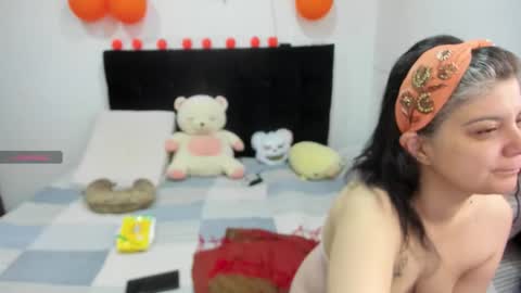 yinyyanghot online show from 10/30/25, 10:27