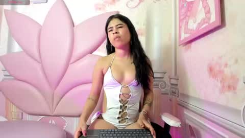 Snapshot of yipsy_gonzales chatting on 07/12/26, 03:08 Yipsy online show from 07/12/26, 03:08