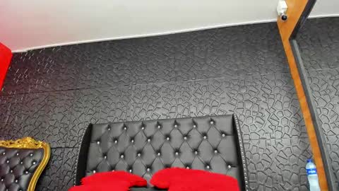 Snapshot of yiyisandoval chatting on 09/30/25, 03:17 yiyisandoval online show from 09/30/25, 03:17