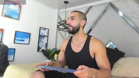 Yiyo online show from 01/01/25, 01:47