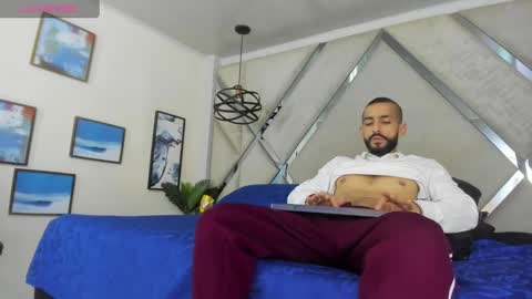 Yiyo online show from 01/10/25, 04:33