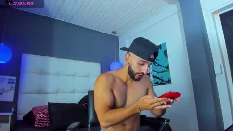 Snapshot of yiyo10_ chatting on 09/19/25, 04:36 Yiyo online show from 09/19/25, 04:36