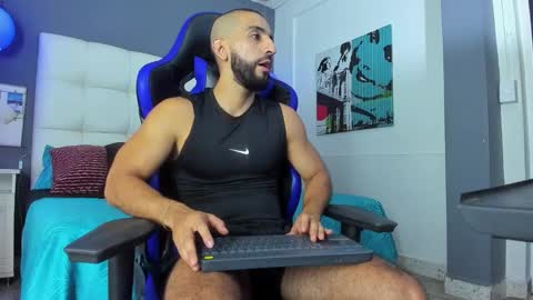 Snapshot of yiyo10_ chatting on 09/25/25, 10:13 Yiyo online show from 09/25/25, 10:13