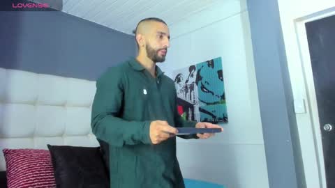 Snapshot of yiyo10_ chatting on 10/09/25, 03:59 Yiyo online show from 10/09/25, 03:59