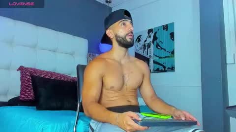 Snapshot of yiyo10_ chatting on 11/04/25, 08:41 Yiyo online show from 11/04/25, 08:41