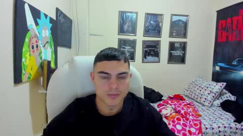 Snapshot of yker18 chatting on 09/29/25, 02:06 yker online show from 09/29/25, 02:06