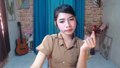 Snapshot of ymee_shane18 chatting on 01/15/25, 11:51 ymee_shane18 online show from 01/15/25, 11:51