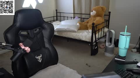 Palmela Handerson online show from 01/17/25, 08:55