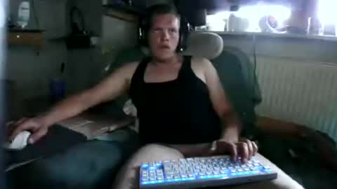 Snapshot of ynghotgerman92 chatting on 06/12/26, 06:29 ynghotgerman92 online show from 06/12/26, 06:29