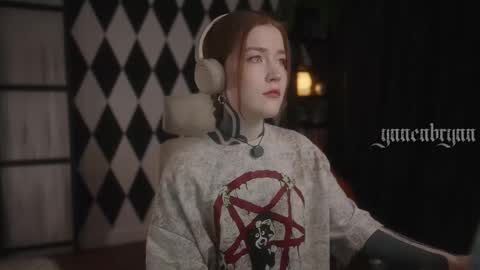 ynnenbrynn online show from 10/10/25, 07:18