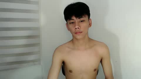 Snapshot of ynotyu chatting on 10/19/25, 05:24 ynotyu online show from 10/19/25, 05:24