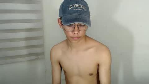 Snapshot of ynotyu chatting on 10/31/25, 06:03 ynotyu online show from 10/31/25, 06:03