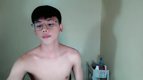 Snapshot of ynotyu chatting on 11/05/25, 01:55 ynotyu online show from 11/05/25, 01:55