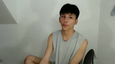 Snapshot of ynotyu chatting on 01/12/26, 02:33 ynotyu online show from 01/12/26, 02:33