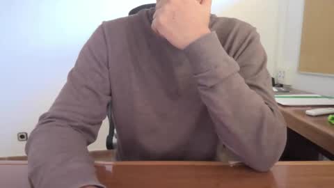 Snapshot of yo47 chatting on 11/18/25, 03:27 Yo47 online show from 11/18/25, 03:27