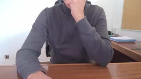 Snapshot of yo47 chatting on 12/04/25, 02:26 Yo47 online show from 12/04/25, 02:26