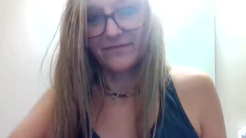 Snapshot of yogabuttttttt chatting on 10/03/25, 02:41 yogabuttttttt online show from 10/03/25, 02:41