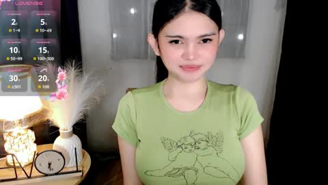 Snapshot of yogirl_abby chatting on 04/06/26, 12:08 Hi i am Abby i am Filipina Aussie youve ever wanted to meet NOT INTO CHEAP GUY online show from 04/06/26, 12:08