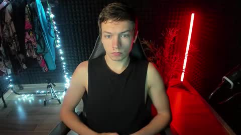 Snapshot of yoi_aji chatting on 09/15/25, 06:02 You can ask my name in pm online show from 09/15/25, 06:02