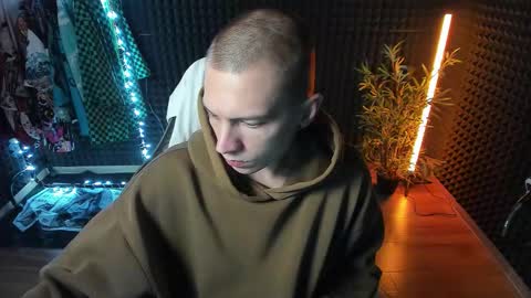 Snapshot of yoi_aji chatting on 10/16/25, 04:57 You can ask my name in pm online show from 10/16/25, 04:57