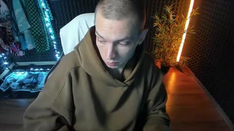 Snapshot of yoi_aji chatting on 10/17/25, 05:32 You can ask my name in pm online show from 10/17/25, 05:32