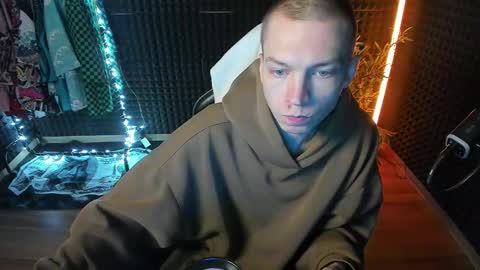 Snapshot of yoi_aji chatting on 10/19/25, 04:46 You can ask my name in pm online show from 10/19/25, 04:46