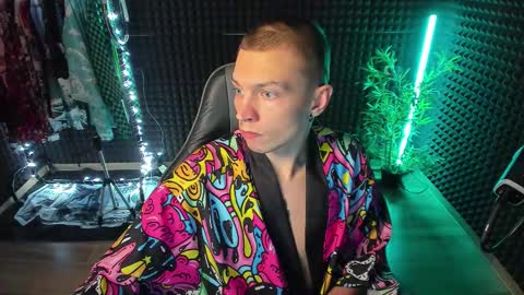 Snapshot of yoi_aji chatting on 10/31/25, 06:09 You can ask my name in pm online show from 10/31/25, 06:09