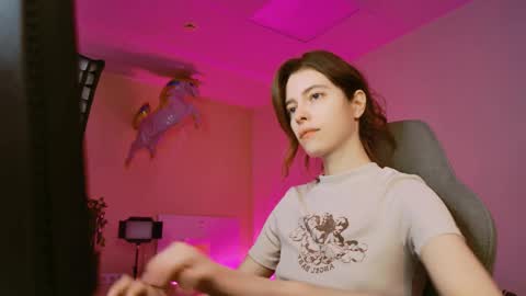 yoka_paradoxxx online show from 10/04/25, 01:20