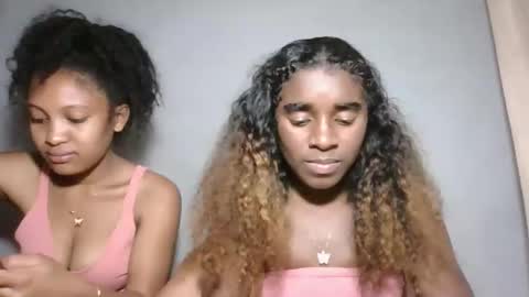 yolandrina05 online show from 10/11/25, 09:52