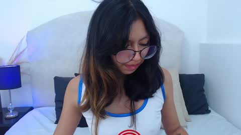 Yommi Winx online show from 02/02/25, 01:45