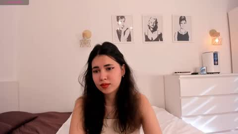yooleen online show from 02/18/25, 04:26