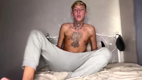 Snapshot of yorkshirelad208 chatting on 01/03/25, 02:30 Harrison online show from 01/03/25, 02:30