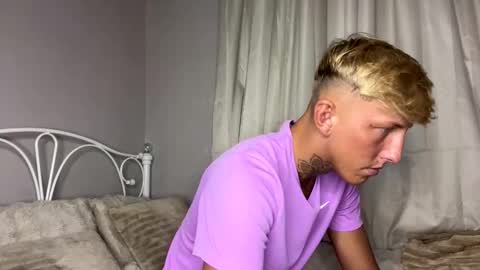 Snapshot of yorkshirelad208 chatting on 11/04/25, 01:21 Harrison online show from 11/04/25, 01:21