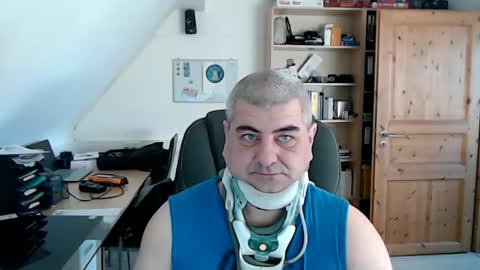 Snapshot of yoschi1976 chatting on 12/26/24, 10:05 yoschi1976 online show from 12/26/24, 10:05