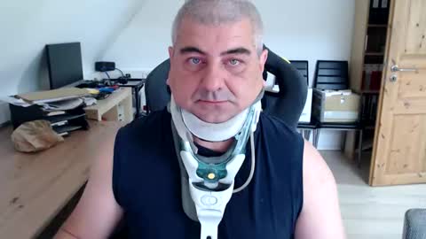 Snapshot of yoschi1976 chatting on 09/28/25, 09:25 yoschi1976 online show from 09/28/25, 09:25