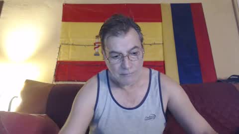 Snapshot of yosep44 chatting on 12/27/24, 11:28 yosep online show from 12/27/24, 11:28