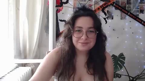 Aurora online show from 09/22/25, 10:06